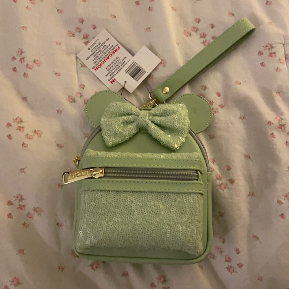 Wristlet loungefly